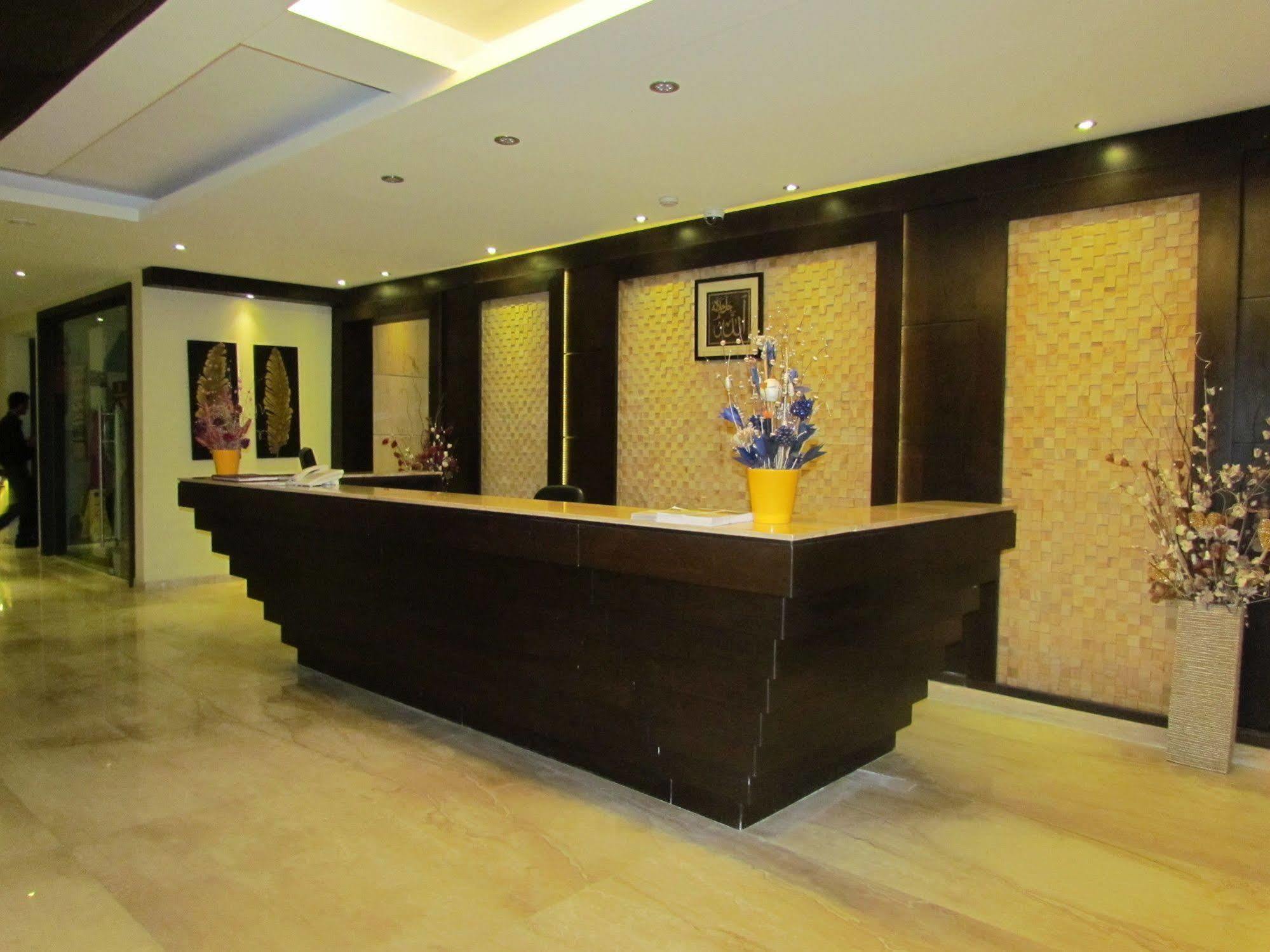 Hotel Pine Spring Wazir Bagh Srīnagar Zewnętrze zdjęcie