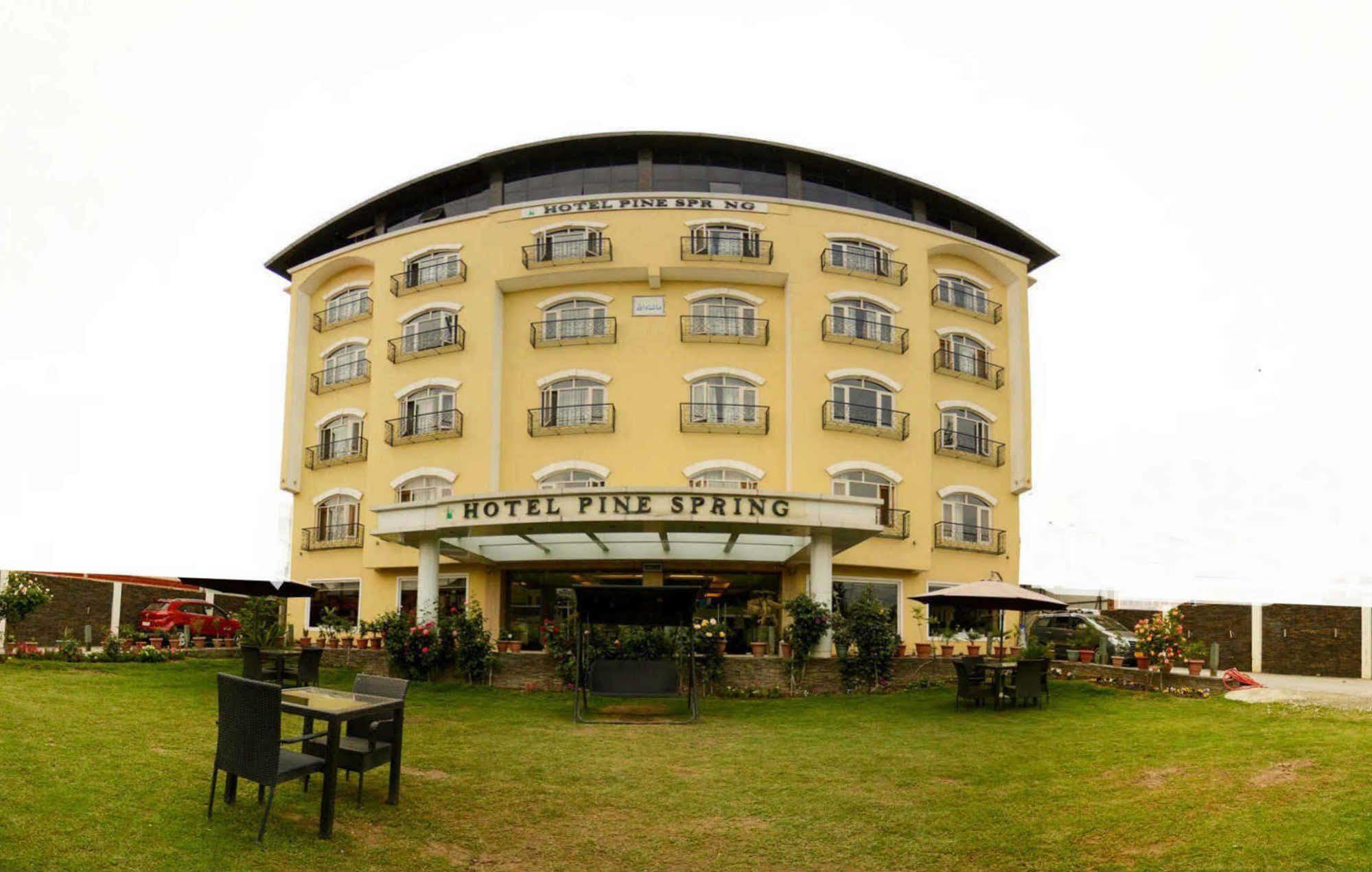 Hotel Pine Spring Wazir Bagh Srīnagar Zewnętrze zdjęcie