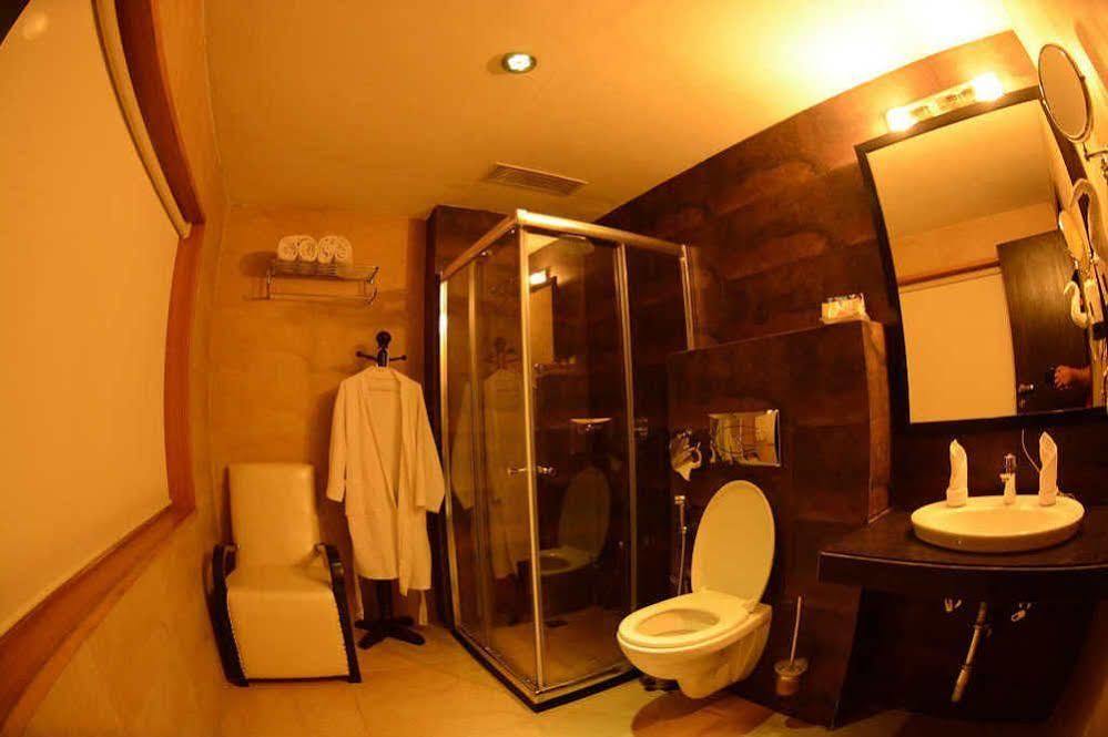 Hotel Pine Spring Wazir Bagh Srīnagar Zewnętrze zdjęcie