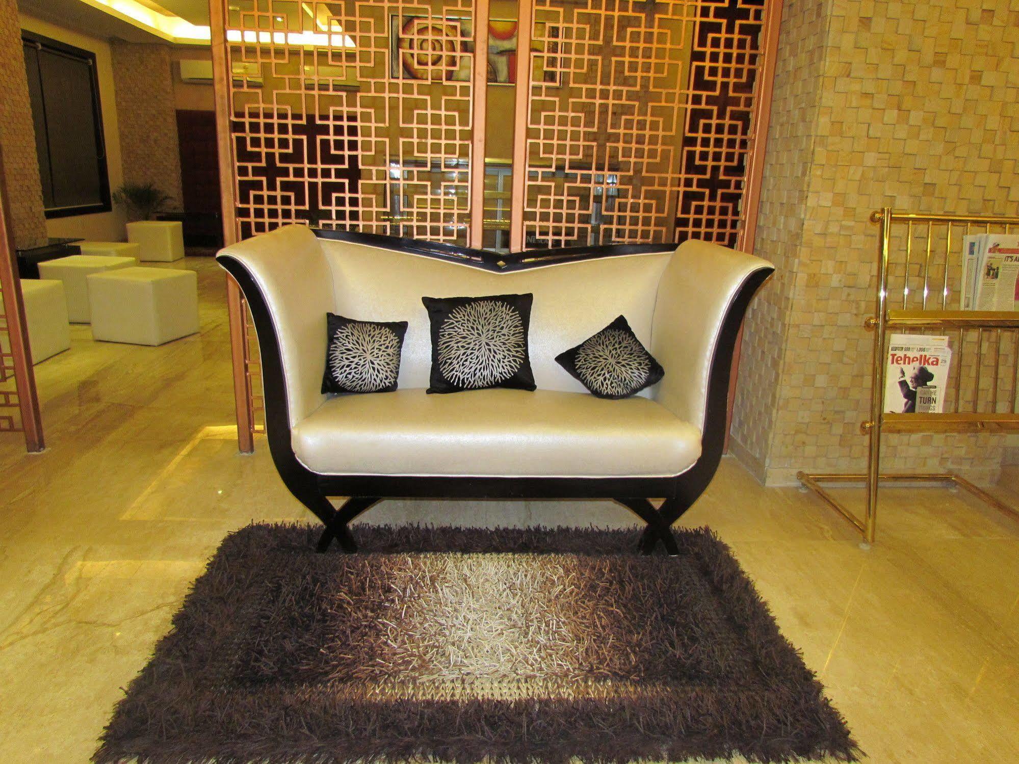 Hotel Pine Spring Wazir Bagh Srīnagar Zewnętrze zdjęcie