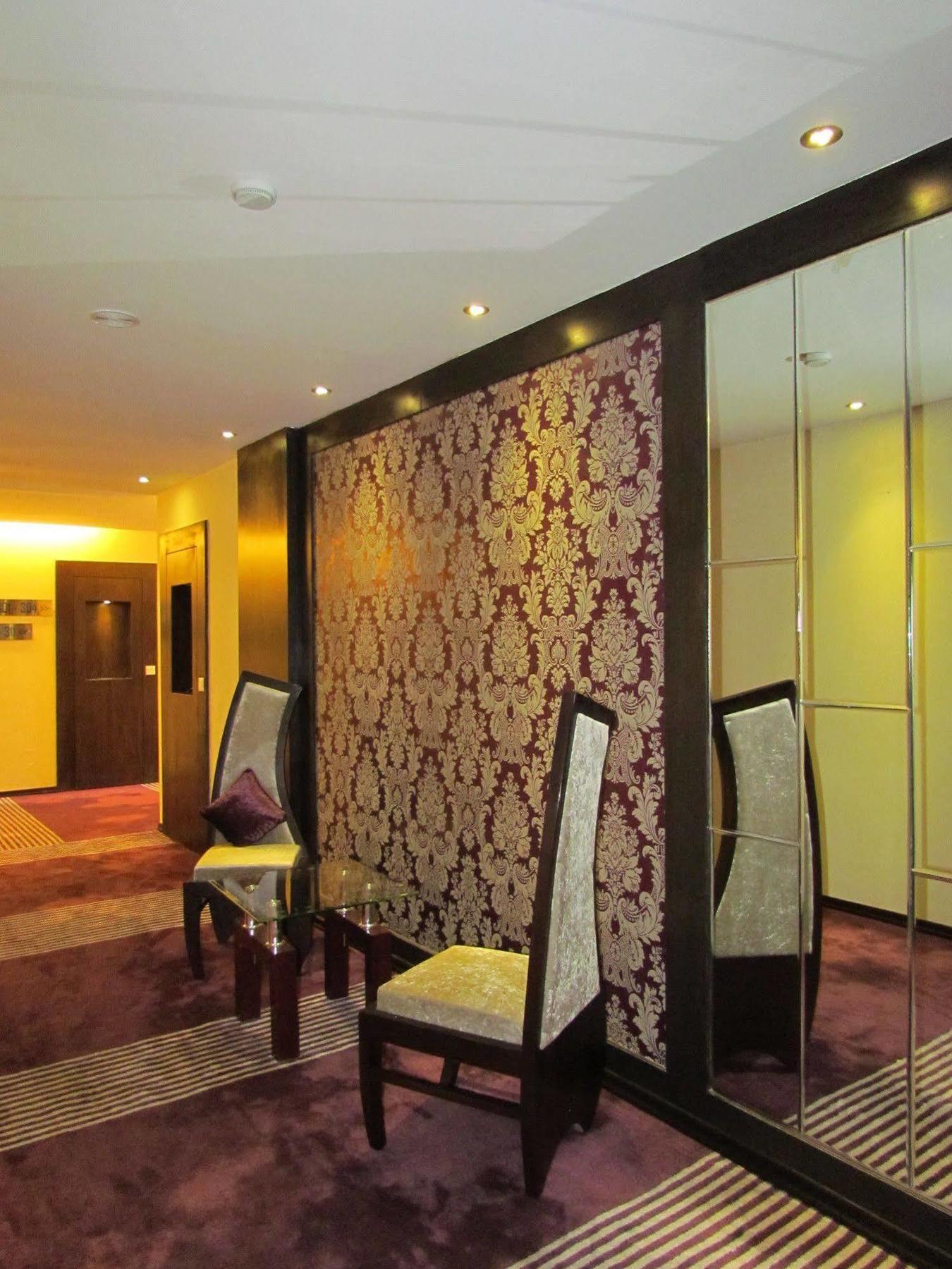 Hotel Pine Spring Wazir Bagh Srīnagar Zewnętrze zdjęcie